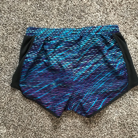 Blue / purple patterned Under Armour shorts - Picture 2 of 3